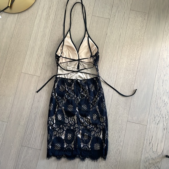 Lace Mini dress - Picture 2 of 10